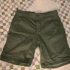 Levi’s size 27/8 olive shorts never worn just washed